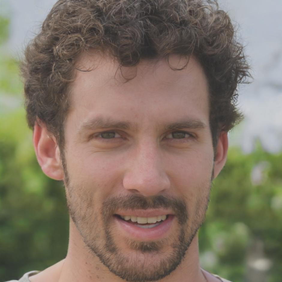 Financial educator Callum Breck leading workshop